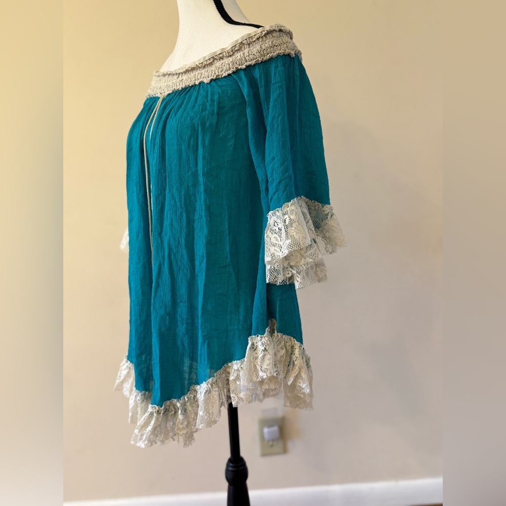 Exquisitely Detailed- Boho-style off-the-shoulder tunic dress - Picture 4 of 5